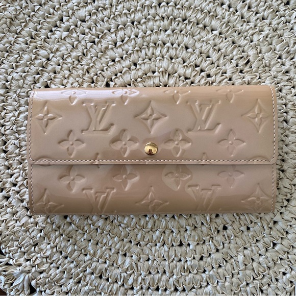 Louis Vuitton Handbags - Louis Vuitton Nude Patent Vernis Monogram Long Wallet with Gold Snap